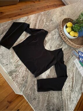 lululemon athletica dance Black Long-Sleeve Scoop Crop Top